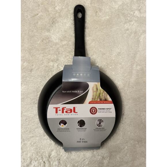 T-fal 'Total Non Stick' Frying Pan 8" Black - Thermo-Spot Heat Indicator - Picture 3 of 5